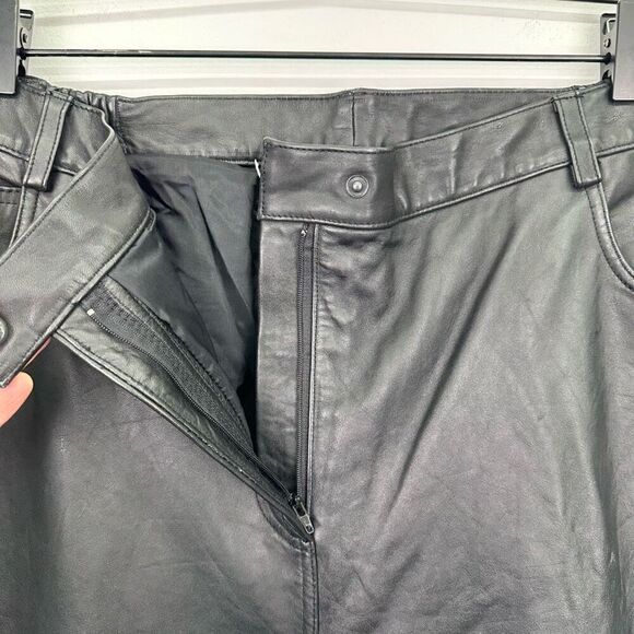 Silhouettes Vintage Women’s Plus size Black Leather High Rise Tapper Leg Pant - Picture 10 of 11